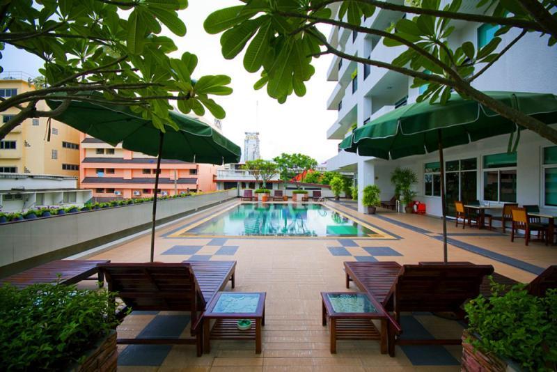 Laurel Suite Bangkok Exterior foto